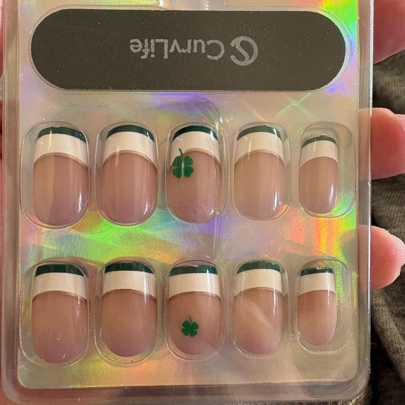 Curvlife St.Patrick’s Green and White French Tip press on Nails - Picture 6 of 7